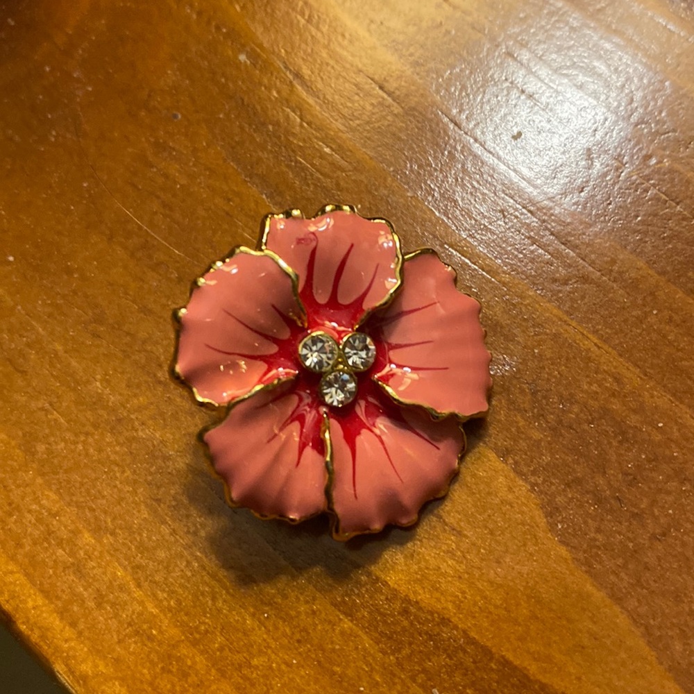 Hibiscus pin/ brooch. Gold tone